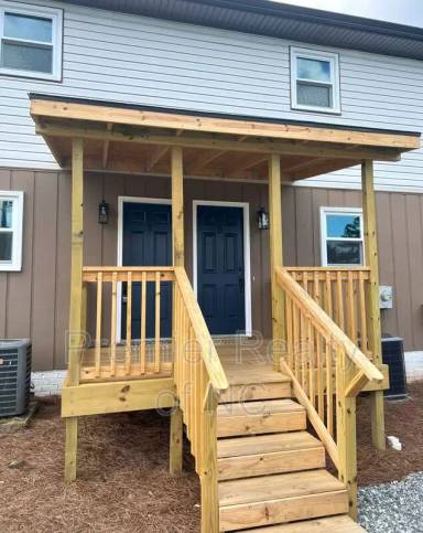 Main picture of 187 Holliman St