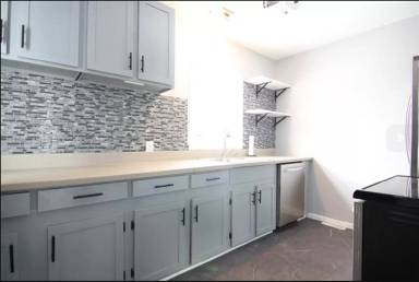 Main picture of 715 Olive St