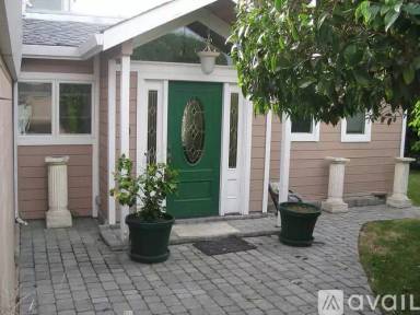 Main picture of 230 Diviso St