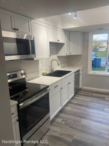 Main picture of 1415 Pheasant Dr S