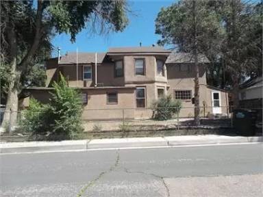 Main picture of 2436 East Monument St