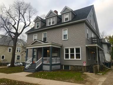 Main picture of 325 E Jefferson St