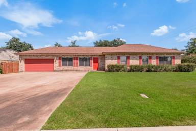 Main picture of 2121 Normal Park Dr