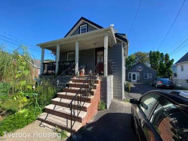 Main picture of 67 Foyer St