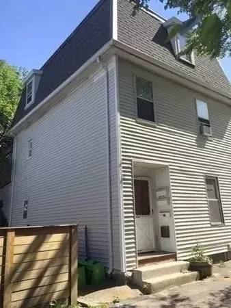 Main picture of 4 Harvard Pl