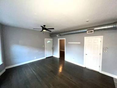 Main picture of 3105 W Diversey Ave