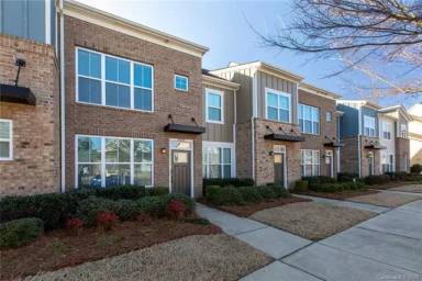 Main picture of 3819 Willow Green Pl