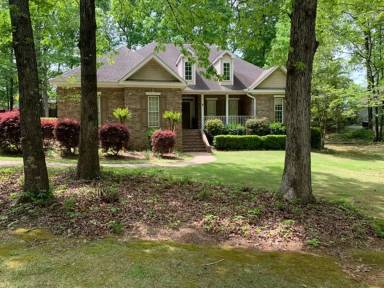 Main picture of 511 Winterburn Ave
