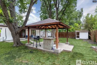 Main picture of 234 Englewood Dr