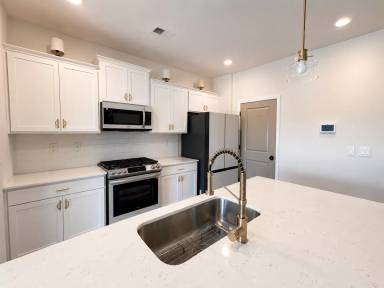 Main picture of 676 Hollyrose Cir