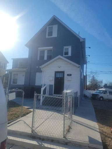 Main picture of 17 Talbott St