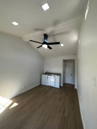 Main picture of 3770 Clinton St