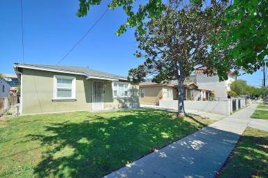 Main picture of 4715 W 152nd St