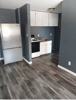 Main picture of 7919 Lake Ave