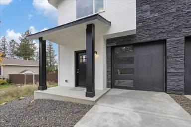 Main picture of 4237 E Pratt Ave