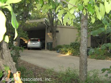 Main picture of 111 Alan a Dale Cir