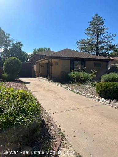 Main picture of 2325 Oakland St