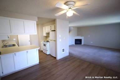 Main picture of 820 W Regis St