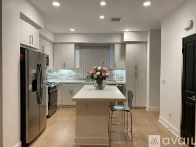 Main picture of 10832 W Riverton Ct