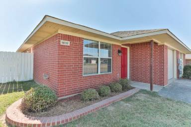 Main picture of 16100 Rolling Meadows Dr