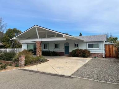 Main picture of 938 Evelyn Ln