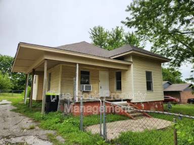 Main picture of 1111 N Oak Ave