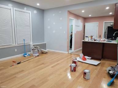 Main picture of 1726 W 10th St