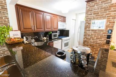 Main picture of Cross Fox Condominium Associates