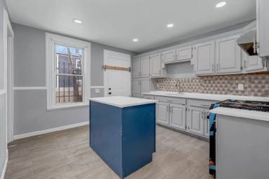 Main picture of 555 Jefferson Ave