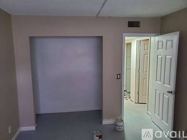Main picture of 635 SW 20th Ct