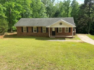 Main picture of 10 Dogwood Ln