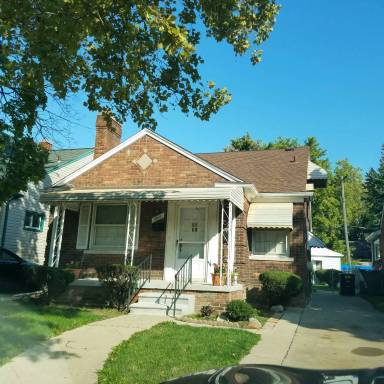 Main picture of 20110 Packard St