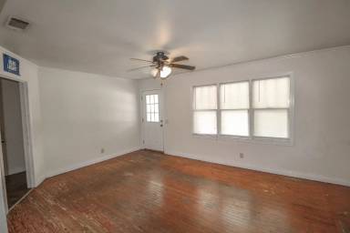 Main picture of 300 Catherine Ave