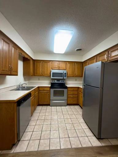 Main picture of 714 Republic Dr