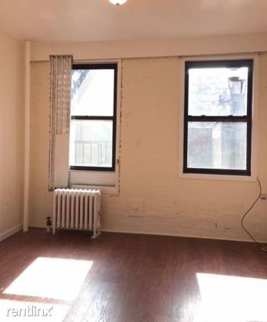 Main picture of 122 W 3rd St