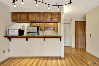 Main picture of 2201 Romig Pl
