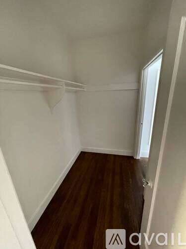 Main picture of 1075 Washington St