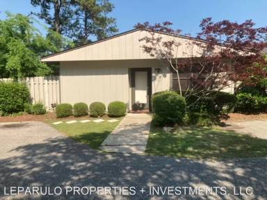 Main picture of 180 SE Villas Ct