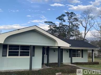 Main picture of 2145 McNamara St