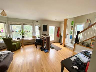 Main picture of 5 Calarco Ct