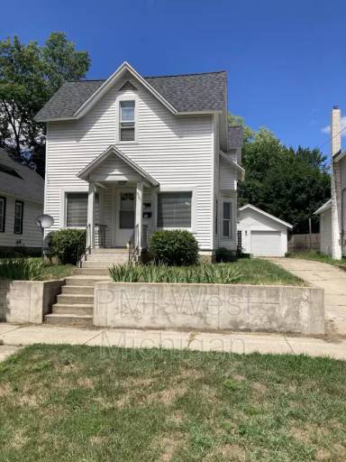 Main picture of 927 10th St NW