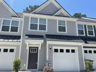 Main picture of 121 Grand Palm Ln