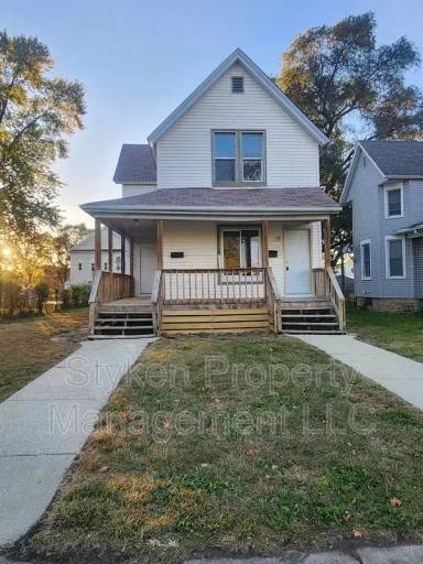 Main picture of 641 N Indiana Ave