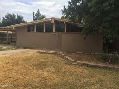 Main picture of 2003 32nd St