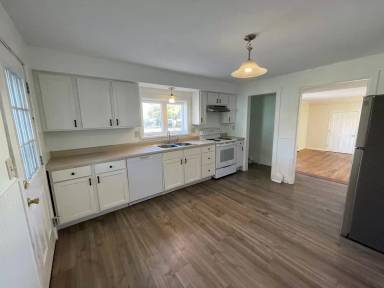 Main picture of 2-4 Murray St