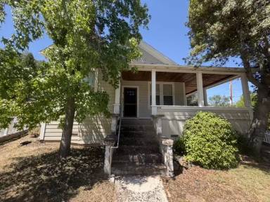 Main picture of 10760 Fleehart St