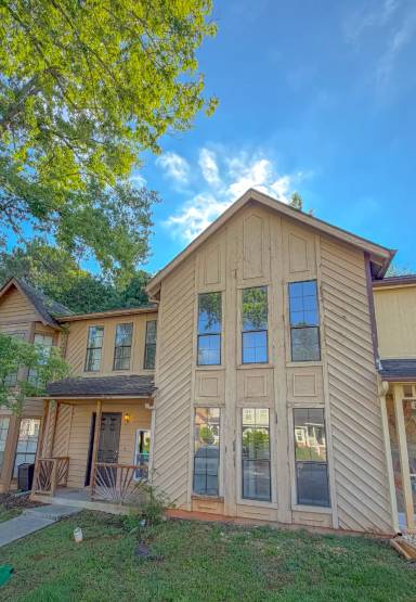 Main picture of 869 Heritage Oaks Dr