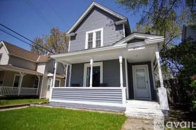Main picture of 817 26th Ave NE