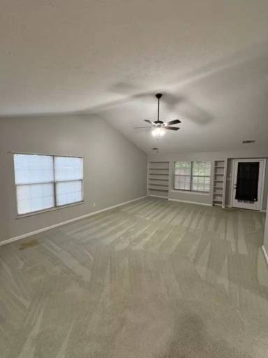 Main picture of 153 Oakleaf Cir