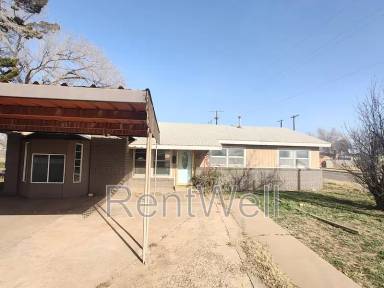 Main picture of 2641 E Baylor St